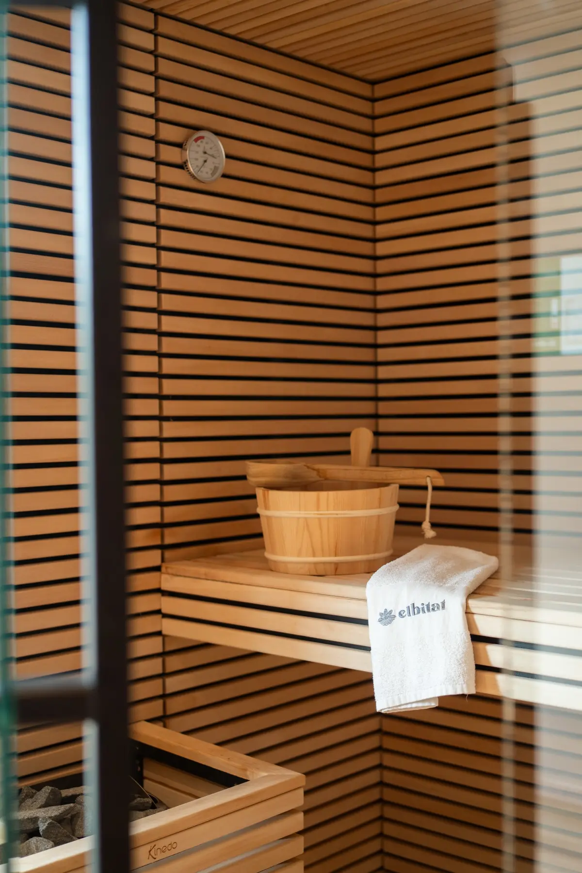 The spa sauna with an Elbitat towel