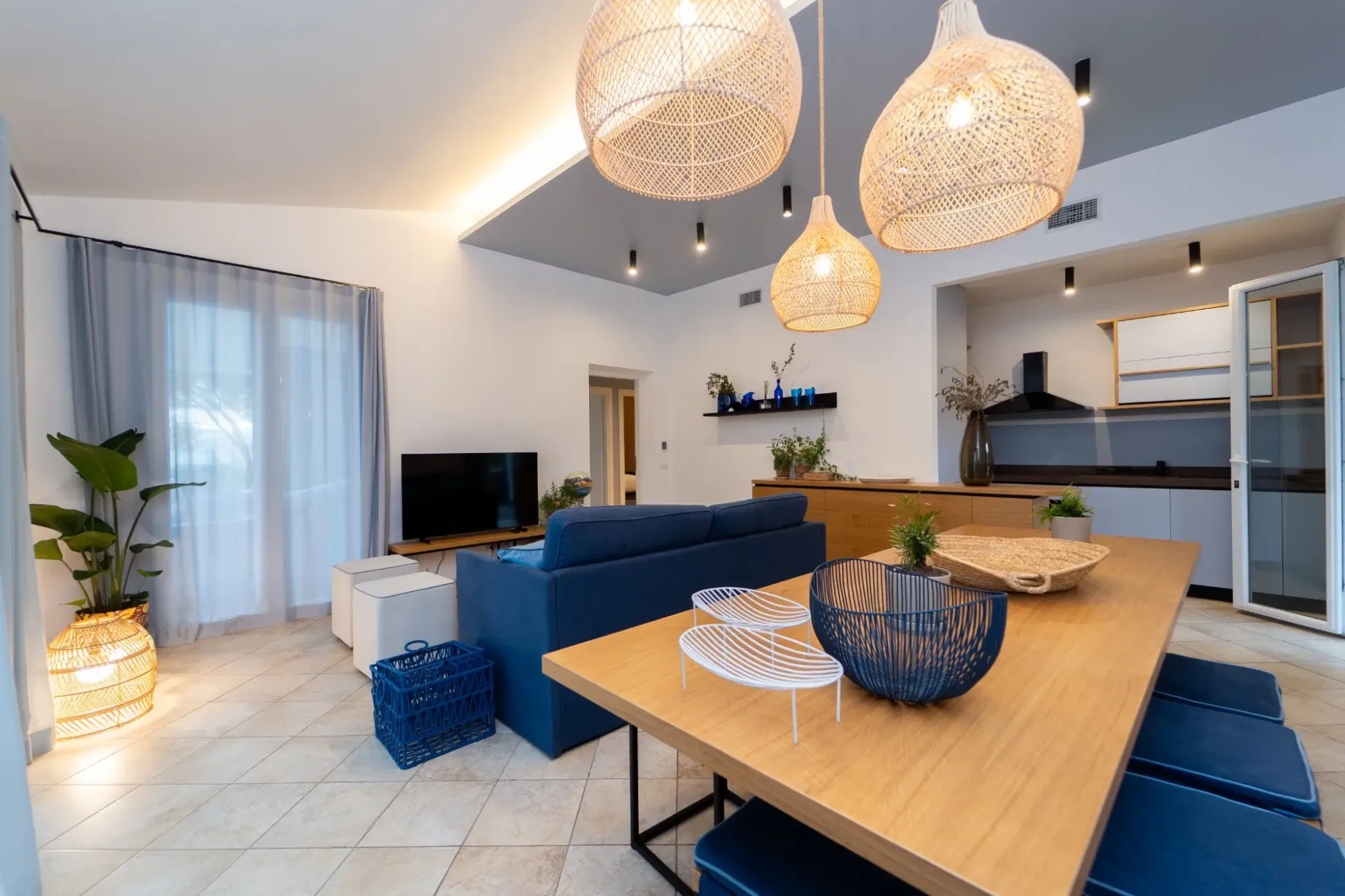 Casa Radiosa · Living area and kitchen